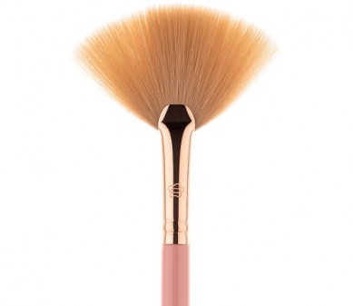 L806 Luxe Fan Brush Makiažo Šepetėlis